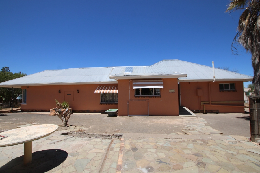 2 Bedroom Property for Sale in Fraserburg Northern Cape